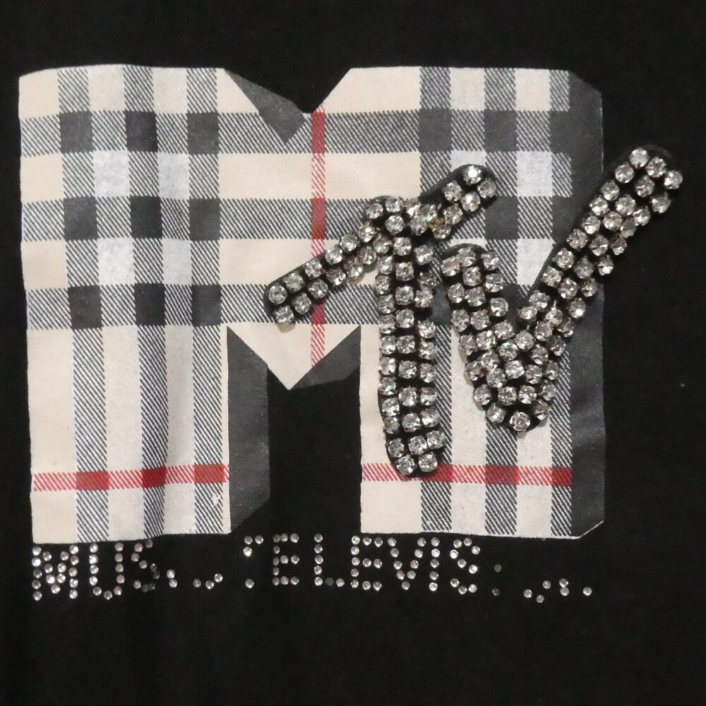 MTV - Music Television | P2P 14 inches measured | Black MTV Long Sleeve Shirt